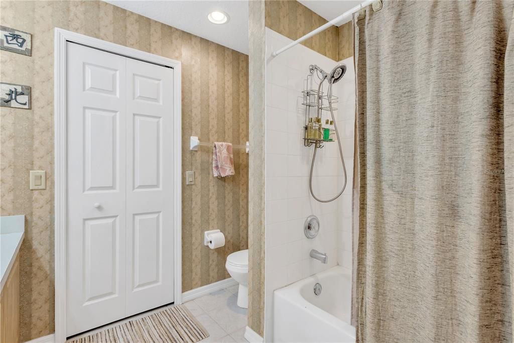 На продажу: $360,000 (3 спален, 2 ванн, 1597 Квадратных фут)