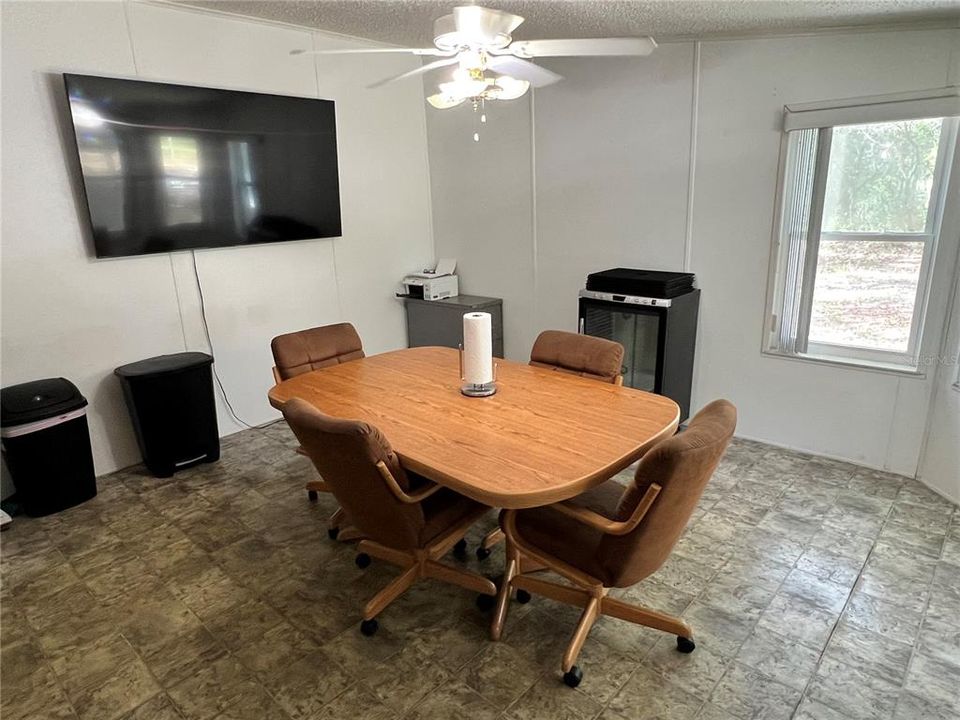 For Sale: $359,000 (3 beds, 2 baths, 1984 Square Feet)