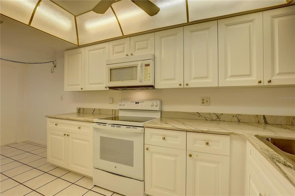 For Sale: $245,000 (2 beds, 2 baths, 1200 Square Feet)