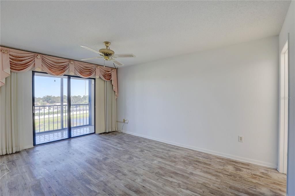 For Sale: $245,000 (2 beds, 2 baths, 1200 Square Feet)