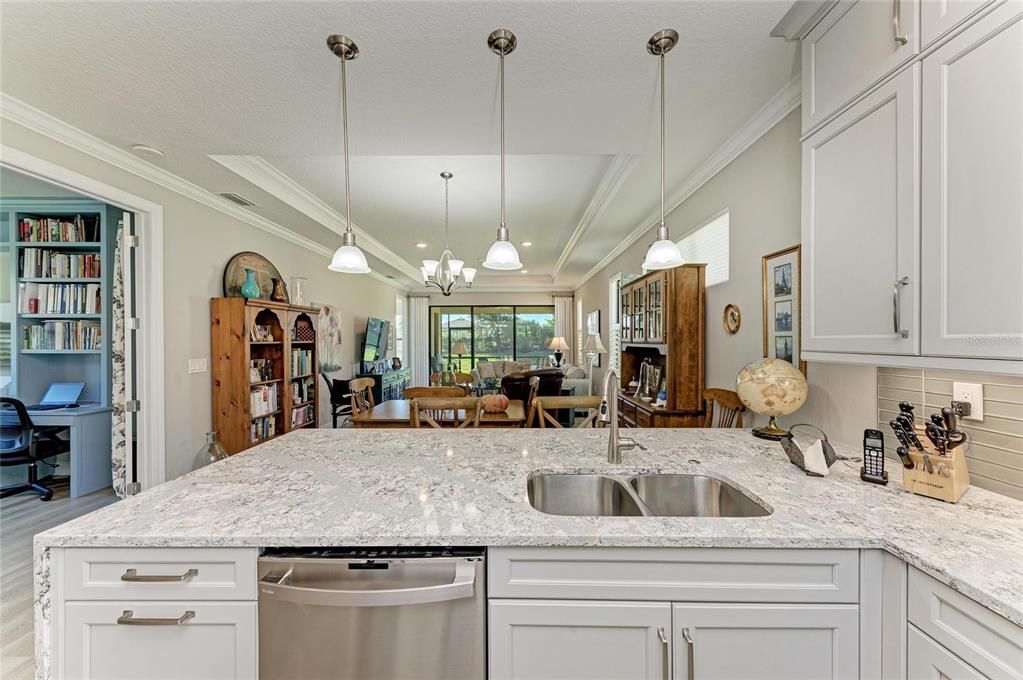 For Sale: $485,000 (2 beds, 2 baths, 1671 Square Feet)