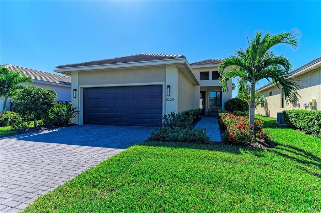 For Sale: $485,000 (2 beds, 2 baths, 1671 Square Feet)