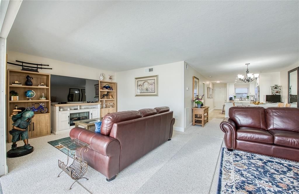 For Sale: $399,900 (1 beds, 1 baths, 1145 Square Feet)