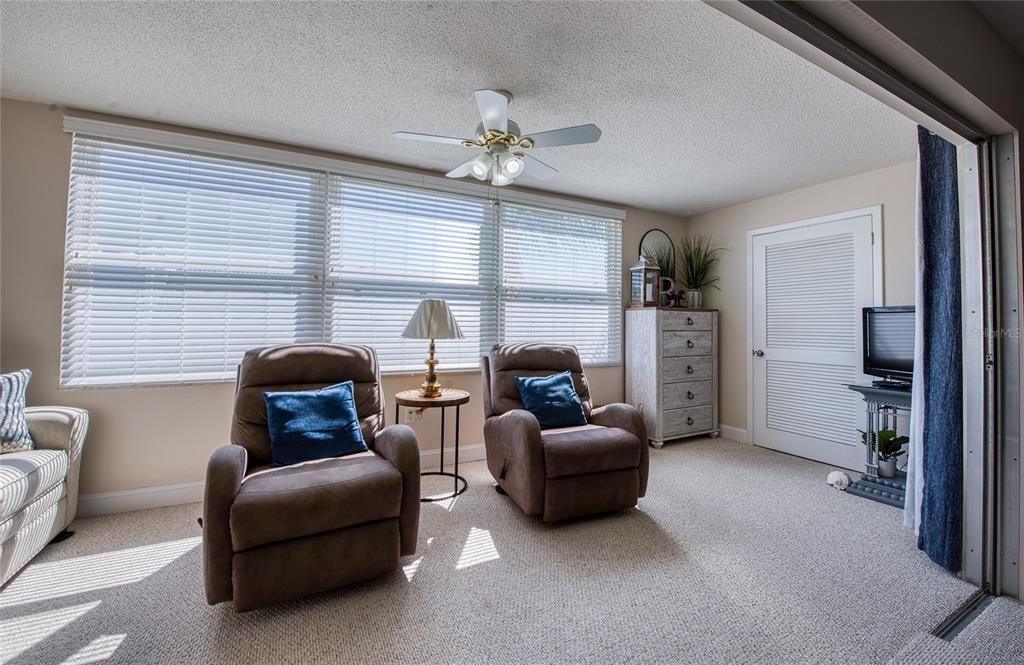 For Sale: $399,900 (1 beds, 1 baths, 1145 Square Feet)