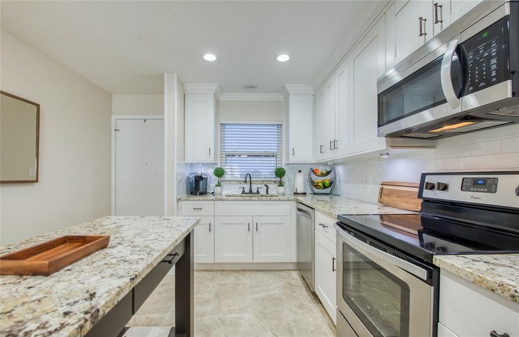 For Sale: $399,900 (1 beds, 1 baths, 1145 Square Feet)