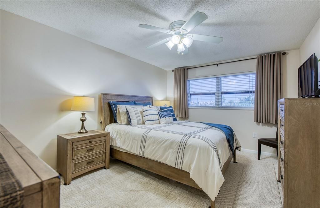 For Sale: $399,900 (1 beds, 1 baths, 1145 Square Feet)