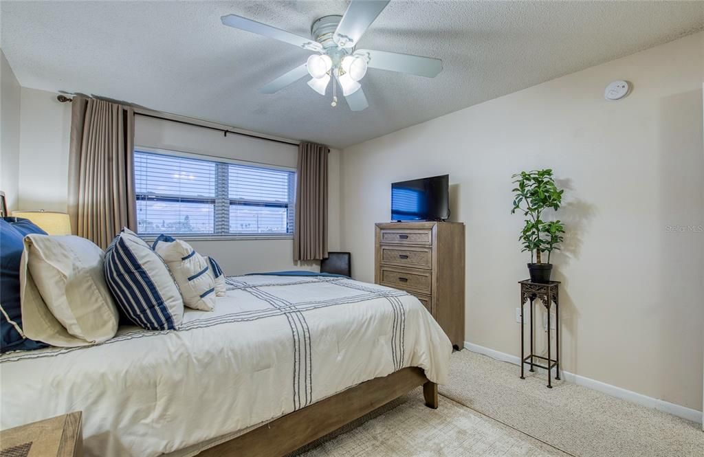 For Sale: $399,900 (1 beds, 1 baths, 1145 Square Feet)