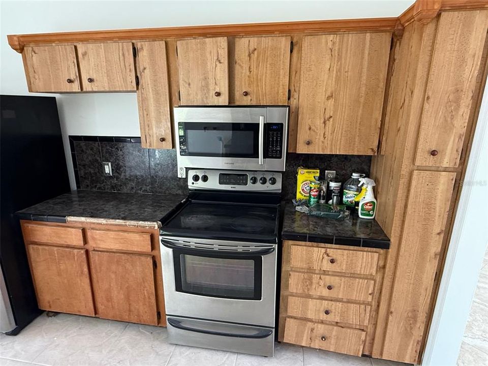 For Sale: $399,900 (3 beds, 2 baths, 1722 Square Feet)