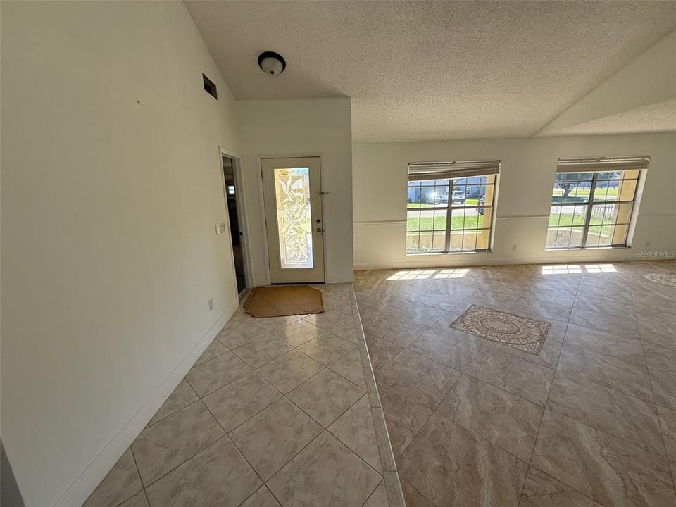 For Sale: $399,900 (3 beds, 2 baths, 1722 Square Feet)