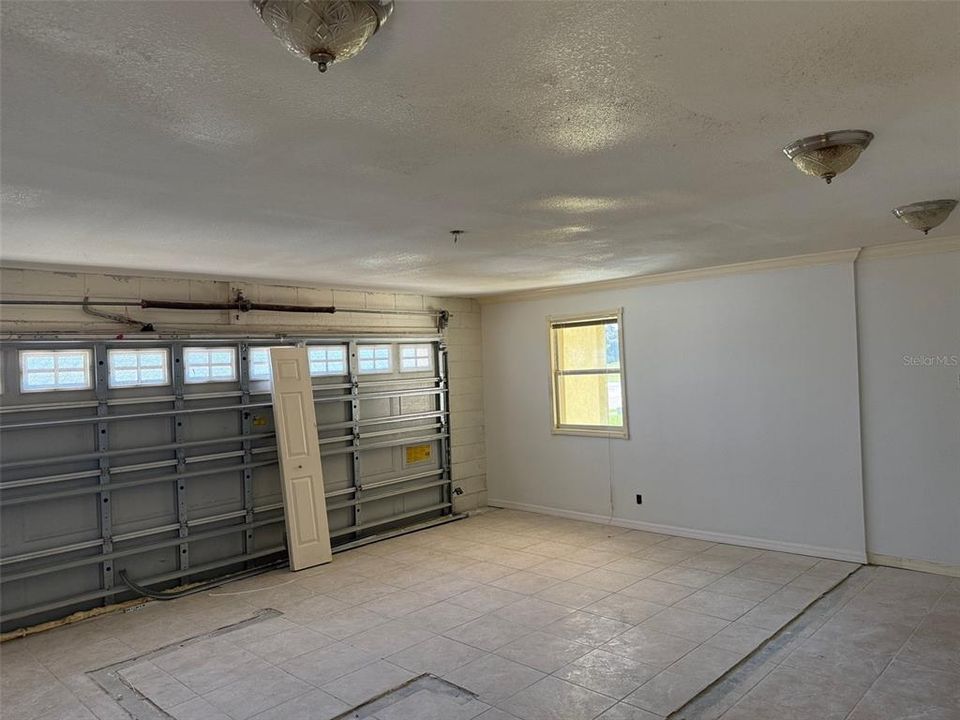 For Sale: $399,900 (3 beds, 2 baths, 1722 Square Feet)