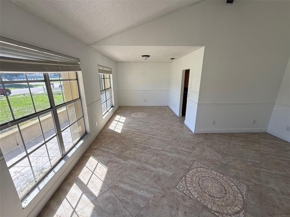 For Sale: $399,900 (3 beds, 2 baths, 1722 Square Feet)