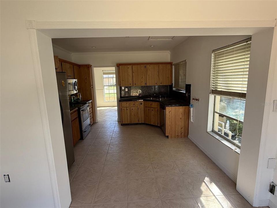 For Sale: $399,900 (3 beds, 2 baths, 1722 Square Feet)