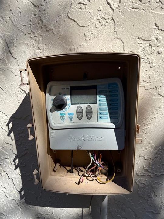 For Sale: $399,900 (3 beds, 2 baths, 1722 Square Feet)