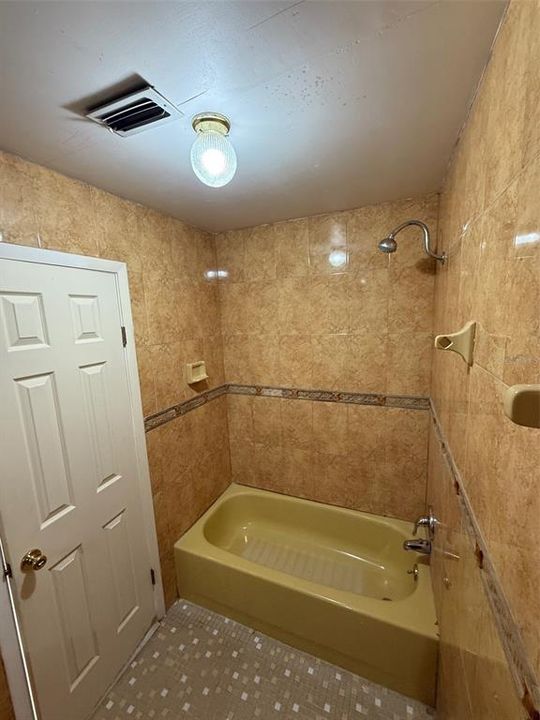 For Sale: $399,900 (3 beds, 2 baths, 1722 Square Feet)