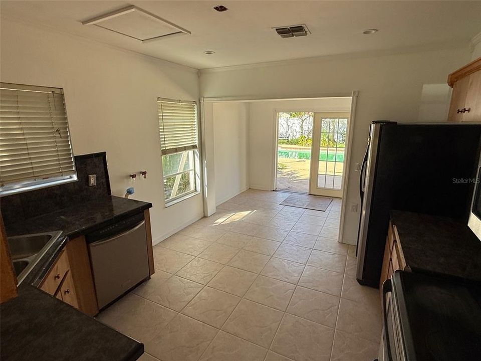 For Sale: $399,900 (3 beds, 2 baths, 1722 Square Feet)