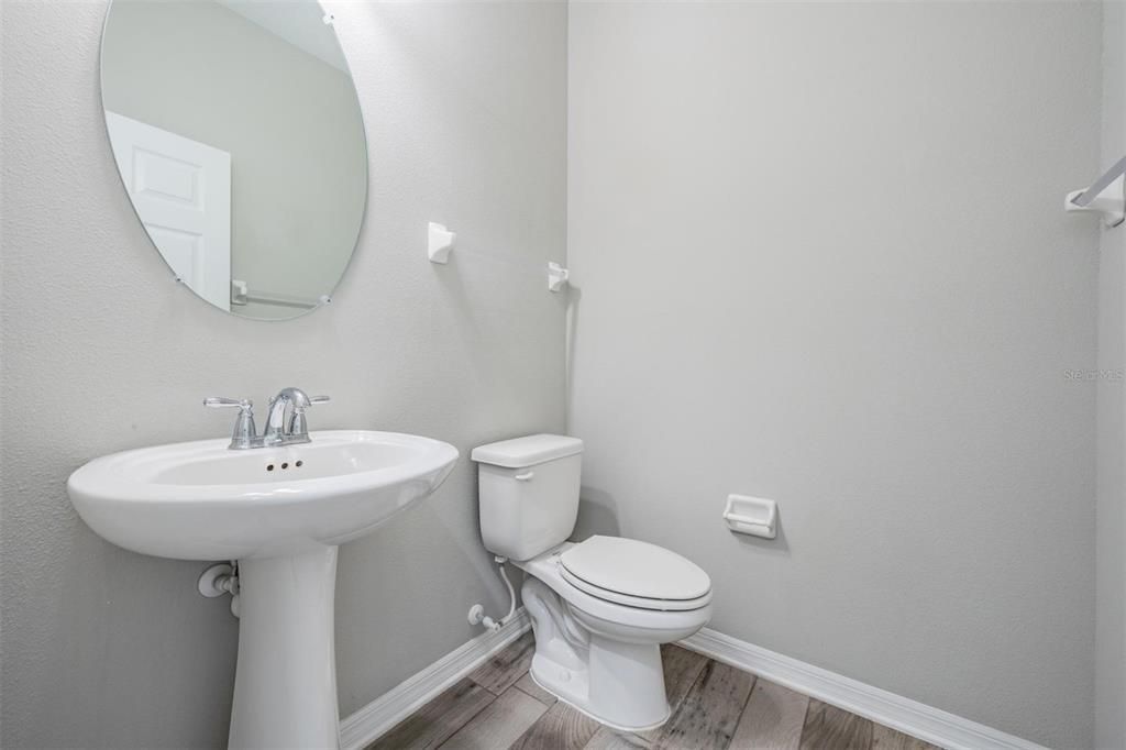 Под контрактом: $424,900 (3 спален, 2 ванн, 1933 Квадратных фут)