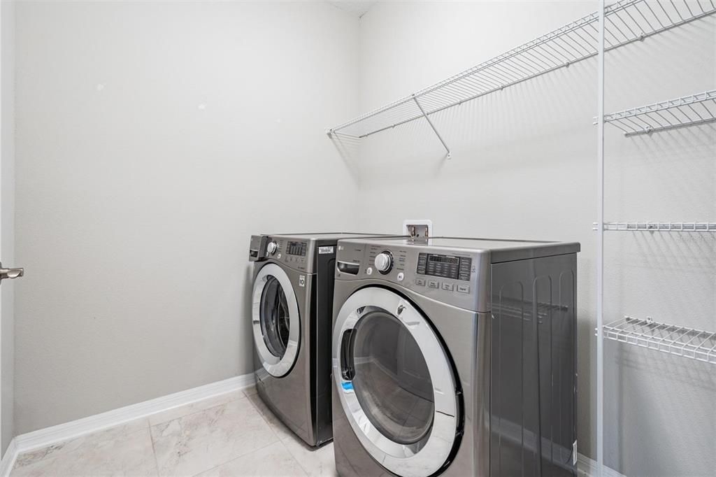 Под контрактом: $424,900 (3 спален, 2 ванн, 1933 Квадратных фут)