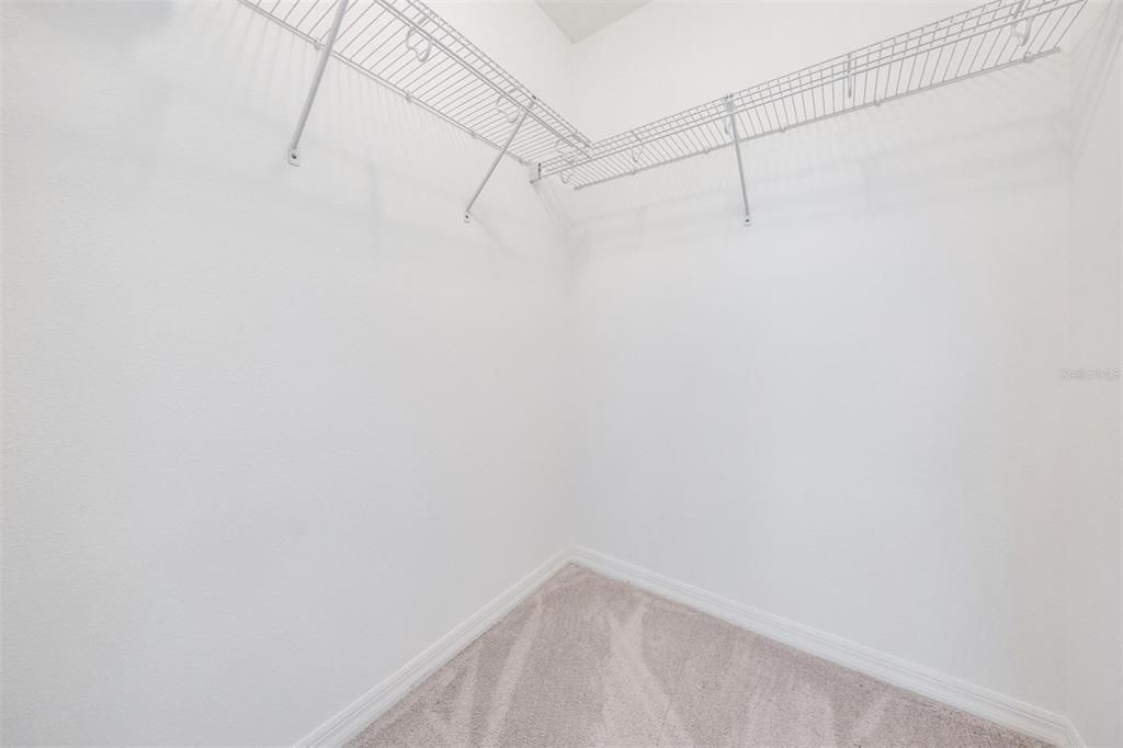 Под контрактом: $424,900 (3 спален, 2 ванн, 1933 Квадратных фут)