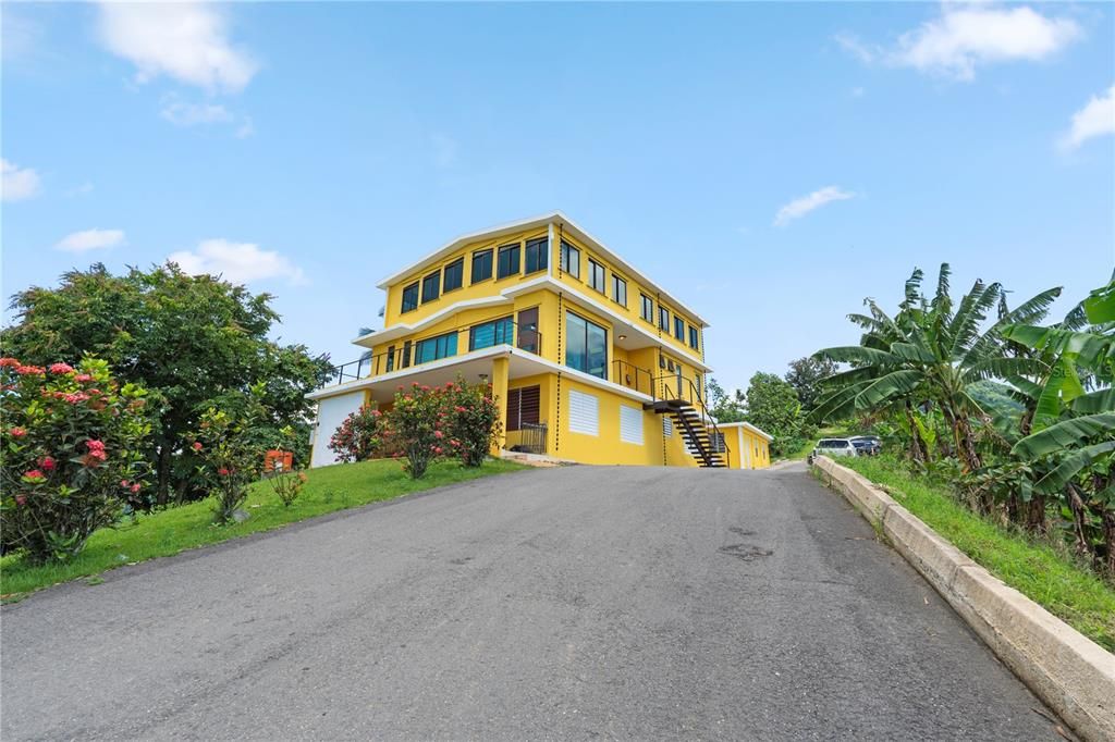 For Sale: $4,495,000 (4 beds, 2 baths, 4067 Square Feet)