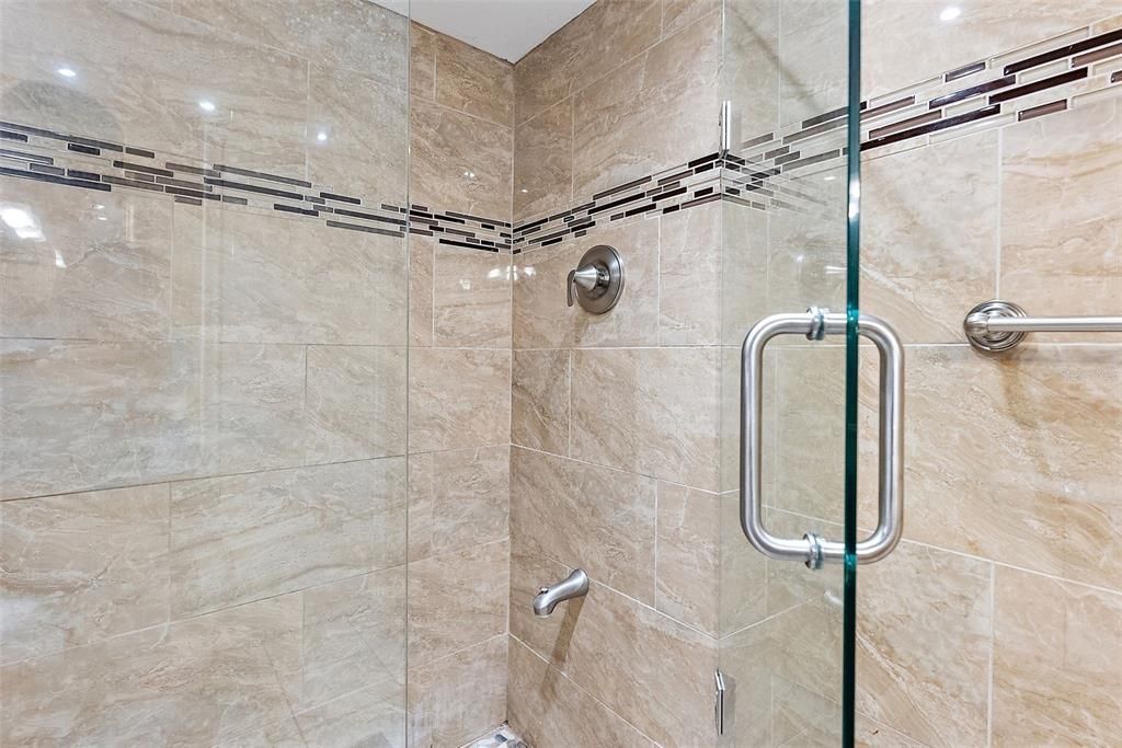 Active With Contract: $349,900 (2 beds, 2 baths, 890 Square Feet)