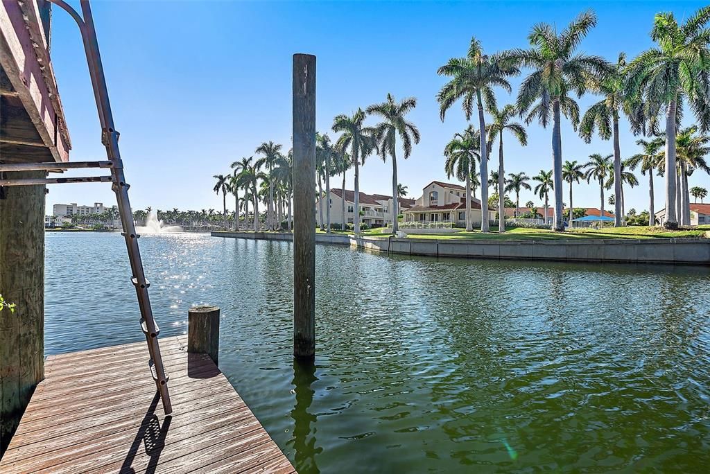 Active With Contract: $349,900 (2 beds, 2 baths, 890 Square Feet)