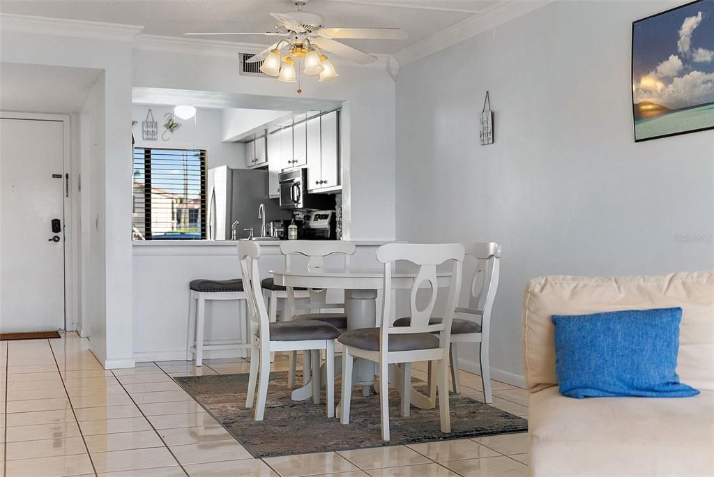 Active With Contract: $349,900 (2 beds, 2 baths, 890 Square Feet)