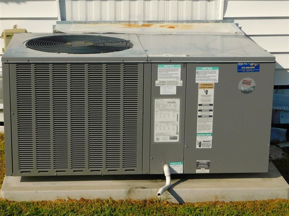 For Sale: $174,000 (2 beds, 2 baths, 1232 Square Feet)