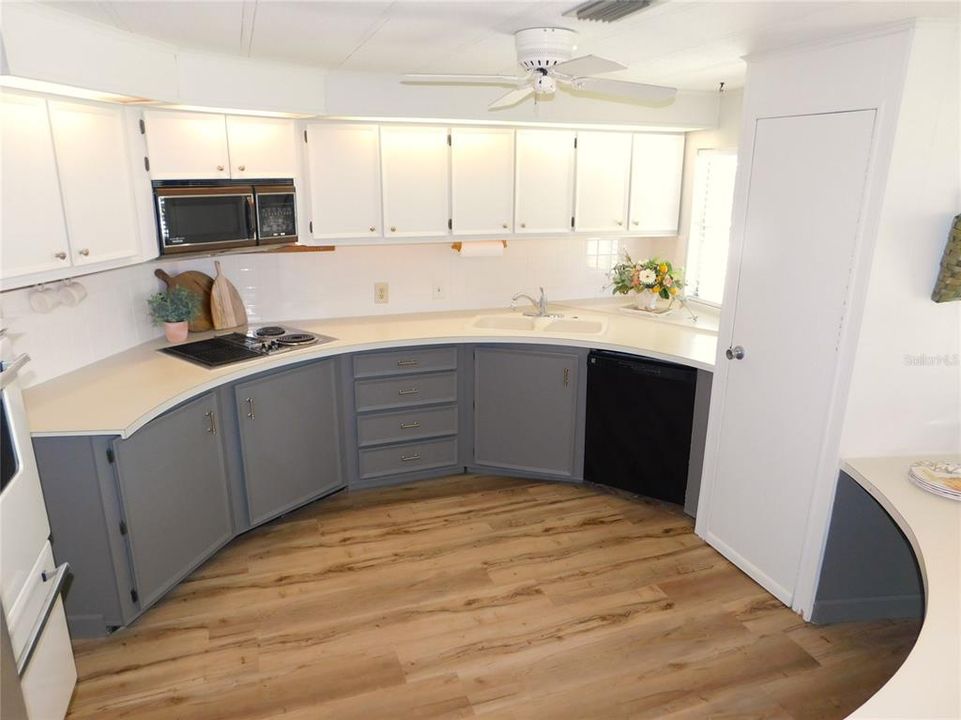 For Sale: $174,000 (2 beds, 2 baths, 1232 Square Feet)