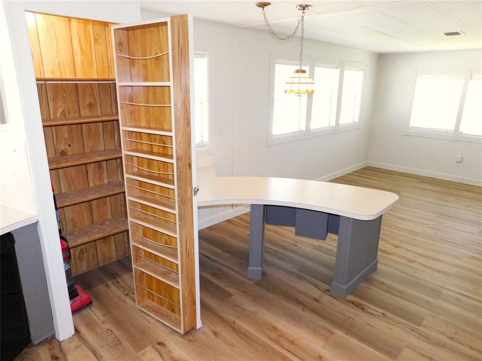 For Sale: $174,000 (2 beds, 2 baths, 1232 Square Feet)