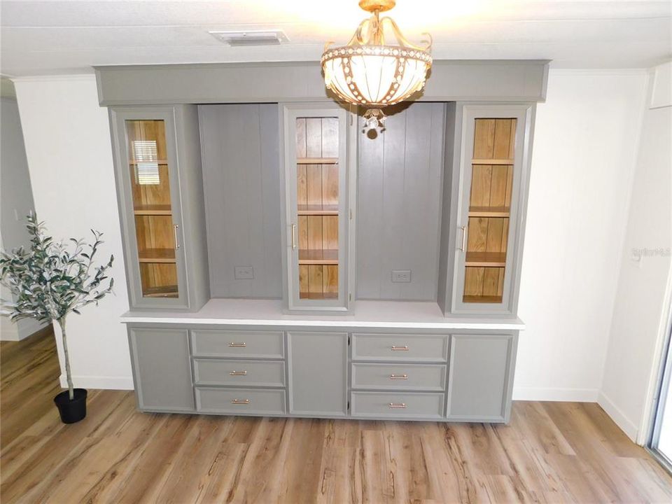 For Sale: $174,000 (2 beds, 2 baths, 1232 Square Feet)