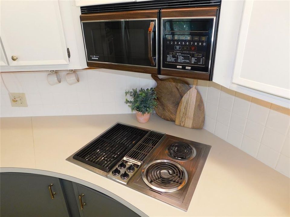 For Sale: $174,000 (2 beds, 2 baths, 1232 Square Feet)