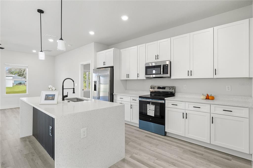 For Sale: $319,900 (4 beds, 3 baths, 1892 Square Feet)