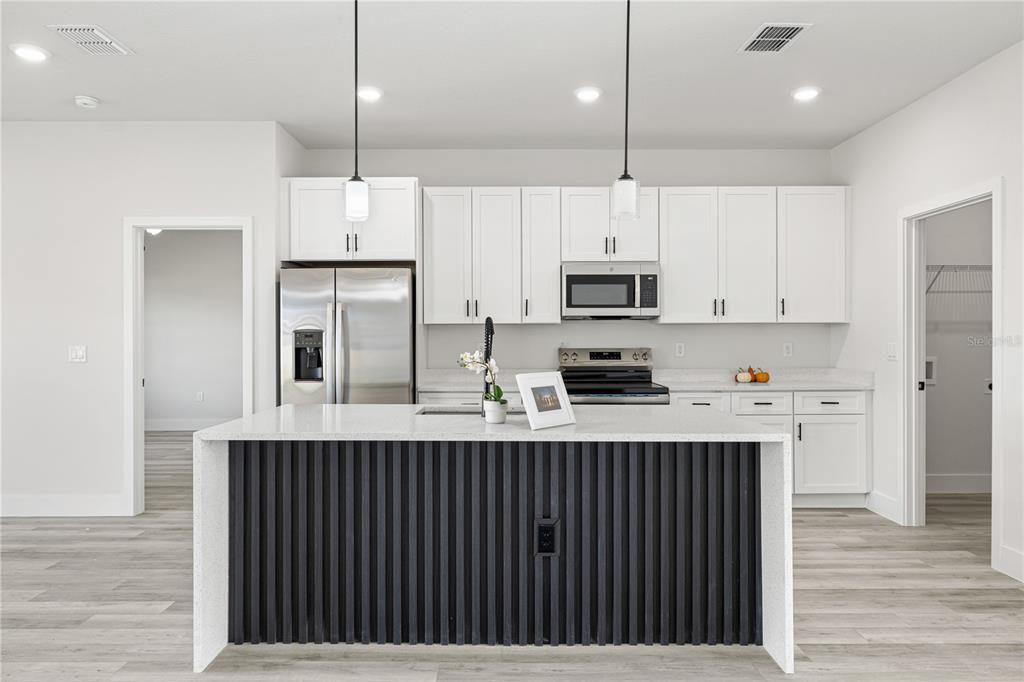 For Sale: $319,900 (4 beds, 3 baths, 1892 Square Feet)