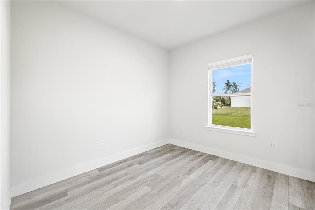 For Sale: $319,900 (4 beds, 3 baths, 1892 Square Feet)