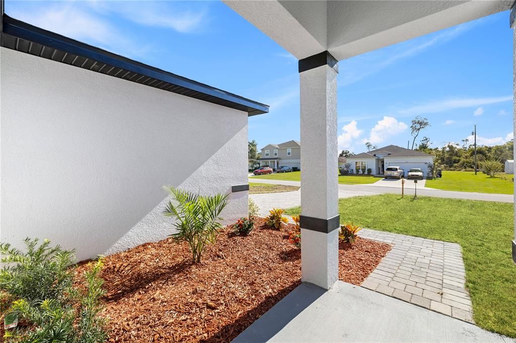 For Sale: $319,900 (4 beds, 3 baths, 1892 Square Feet)