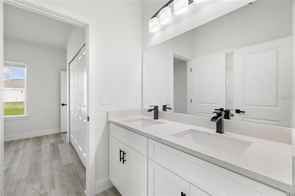 For Sale: $319,900 (4 beds, 3 baths, 1892 Square Feet)