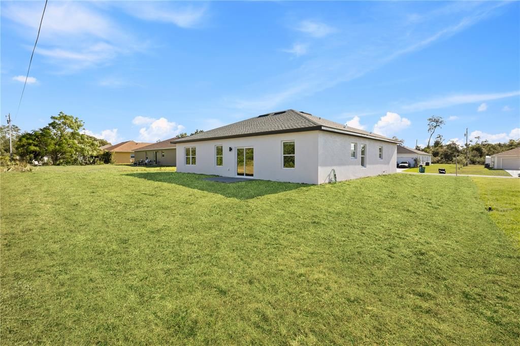 For Sale: $319,900 (4 beds, 3 baths, 1892 Square Feet)