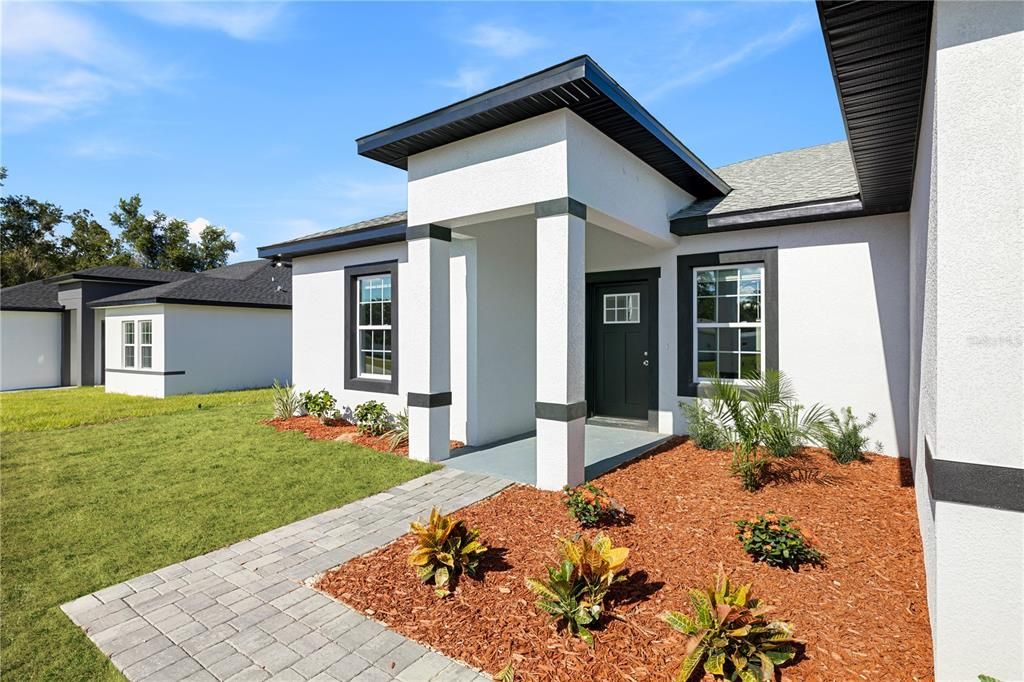 For Sale: $319,900 (4 beds, 3 baths, 1892 Square Feet)