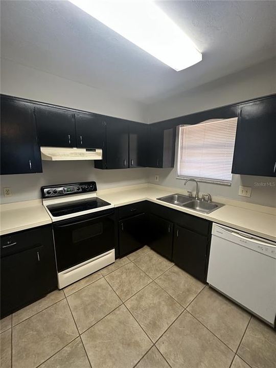 Activo con contrato: $164,900 (3 camas, 2 baños, 1209 Pies cuadrados)