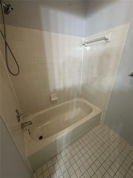 Activo con contrato: $164,900 (3 camas, 2 baños, 1209 Pies cuadrados)