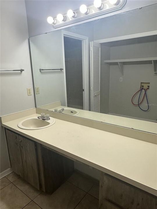 Activo con contrato: $164,900 (3 camas, 2 baños, 1209 Pies cuadrados)