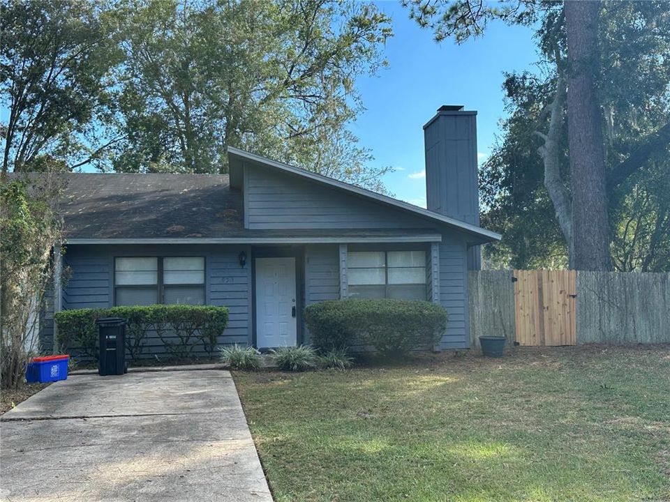 Activo con contrato: $164,900 (3 camas, 2 baños, 1209 Pies cuadrados)