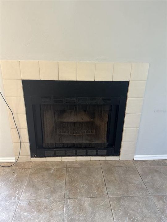 Activo con contrato: $164,900 (3 camas, 2 baños, 1209 Pies cuadrados)