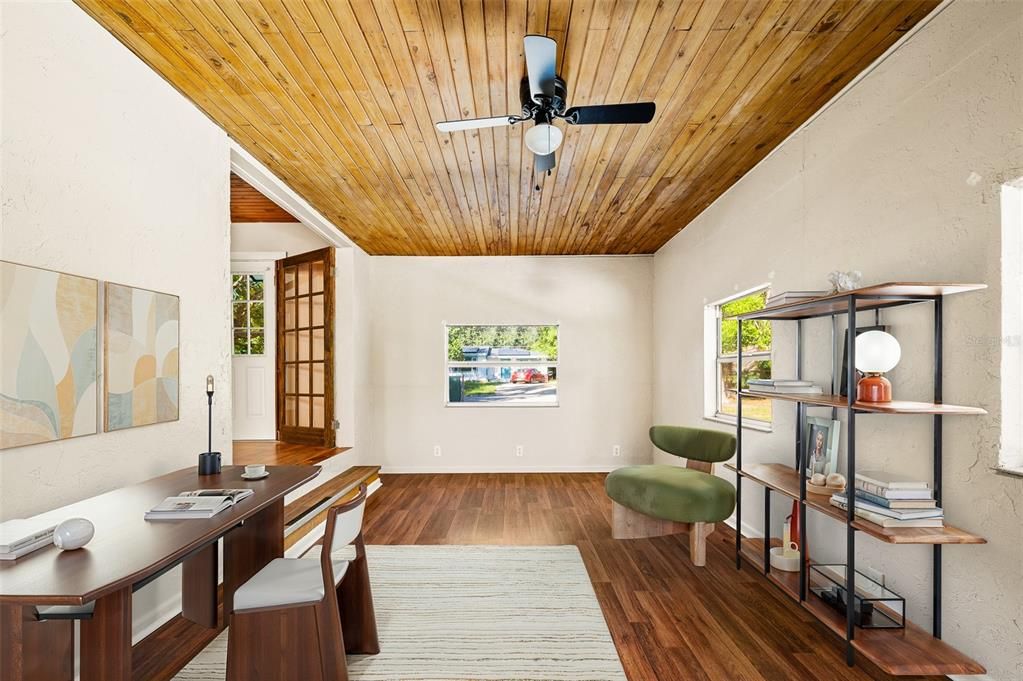 For Sale: $199,000 (2 beds, 1 baths, 1123 Square Feet)