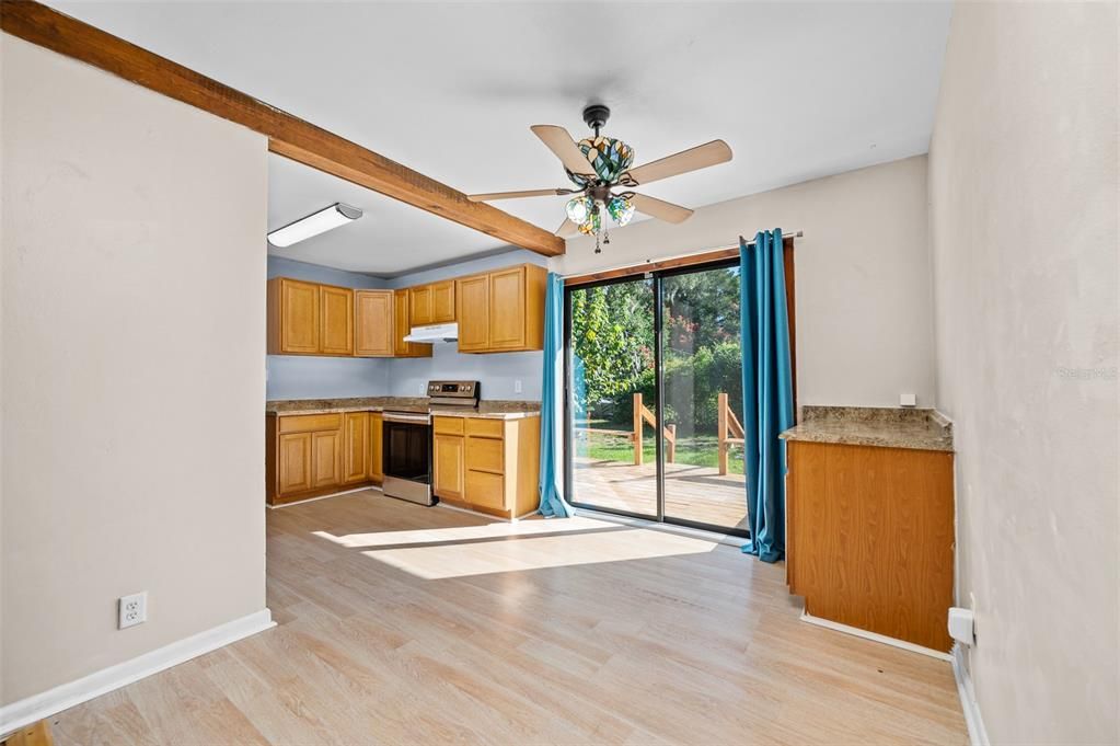 For Sale: $199,000 (2 beds, 1 baths, 1123 Square Feet)