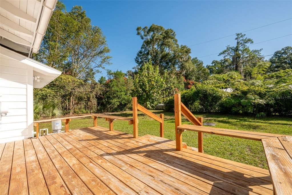 For Sale: $199,000 (2 beds, 1 baths, 1123 Square Feet)