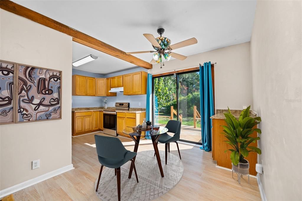 For Sale: $199,000 (2 beds, 1 baths, 1123 Square Feet)