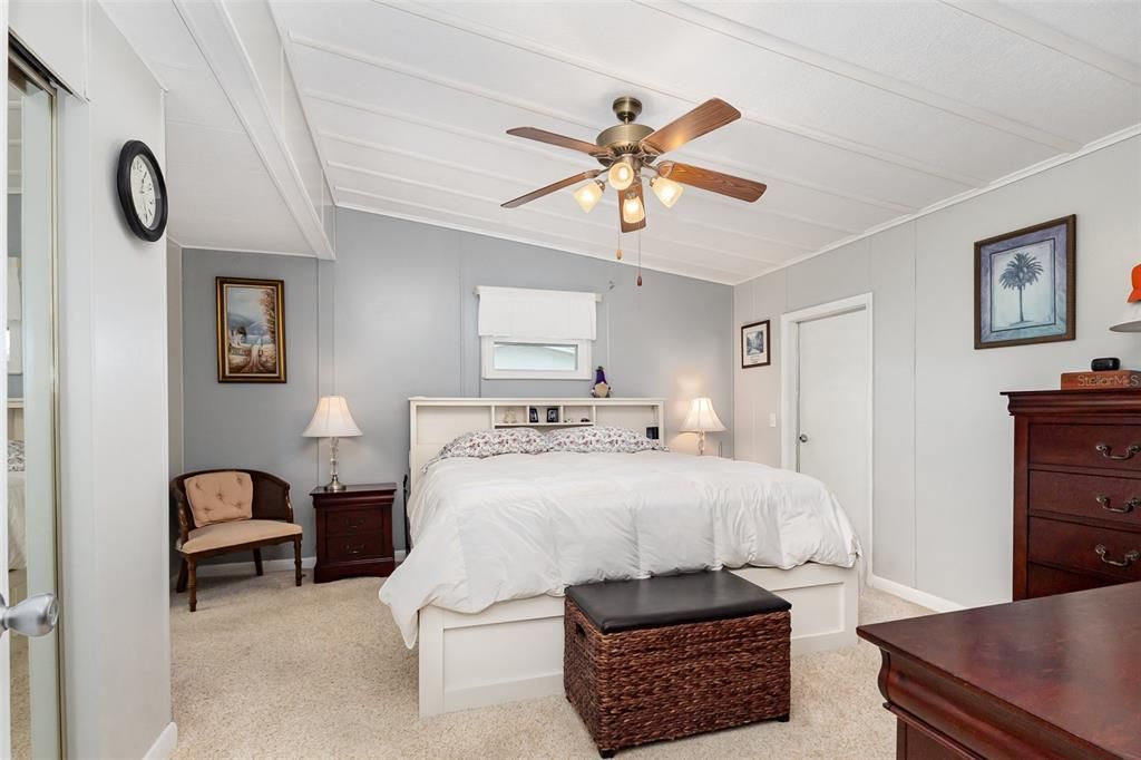 待售: $157,900 (2 贝兹, 2 浴室, 1464 平方英尺)