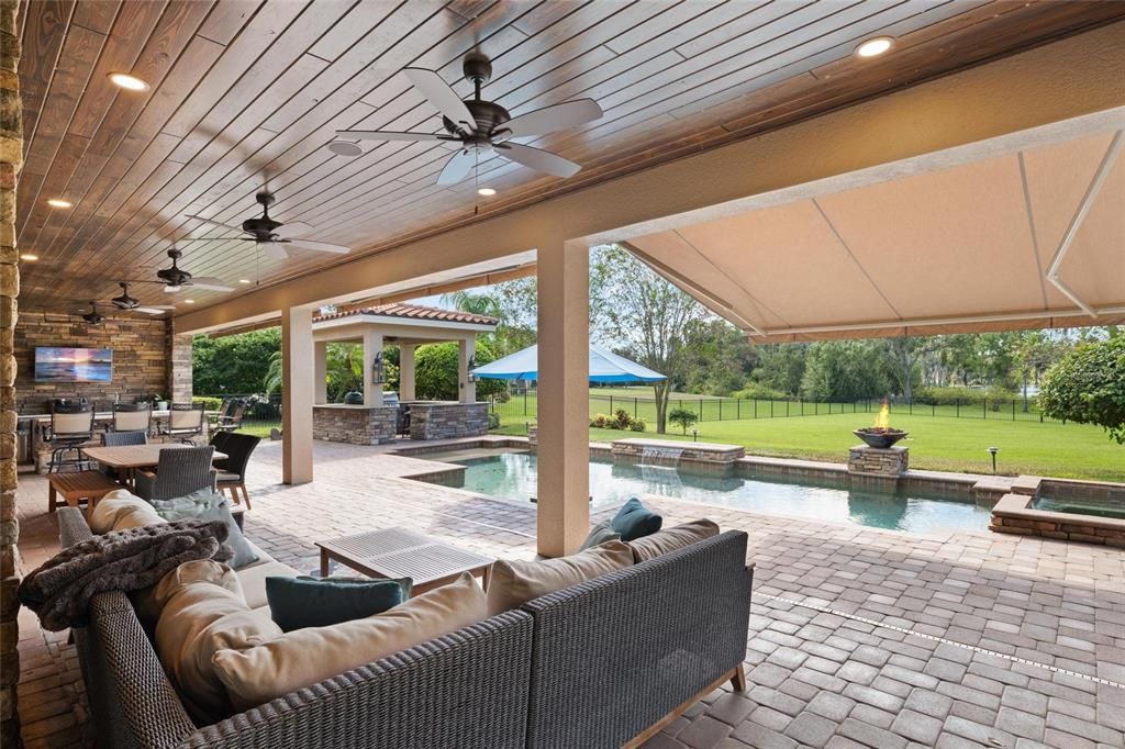 待售: $2,195,000 (5 贝兹, 6 浴室, 5564 平方英尺)