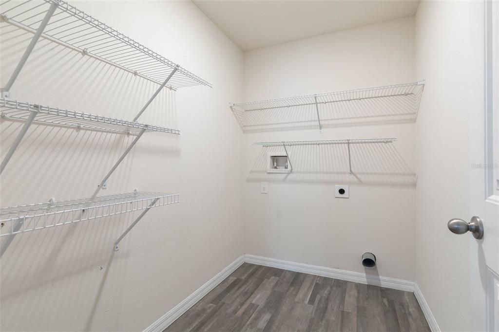 Active With Contract: $314,000 (4 beds, 2 baths, 2046 Square Feet)